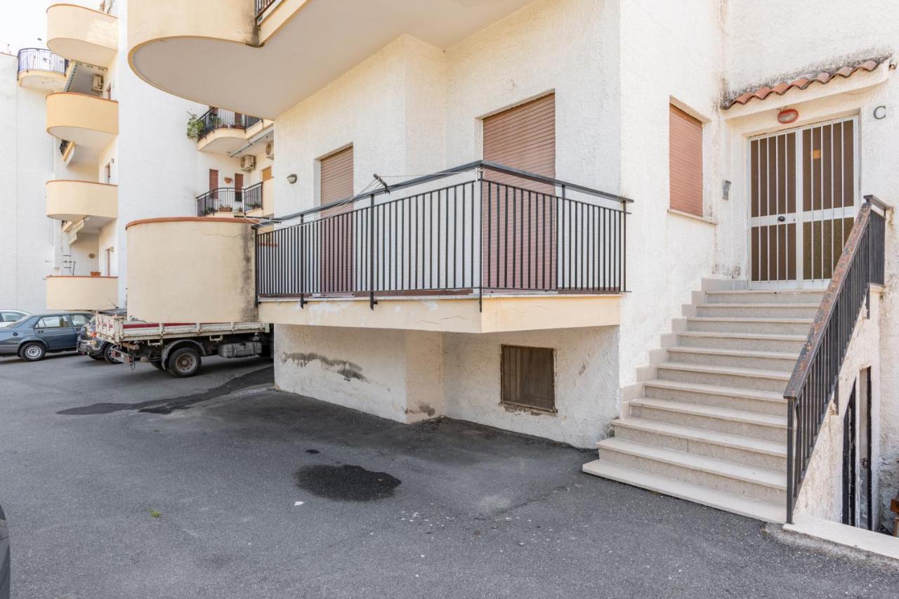 Giardini Naxos Apartment With Terrace Near The Sea Exterior photo